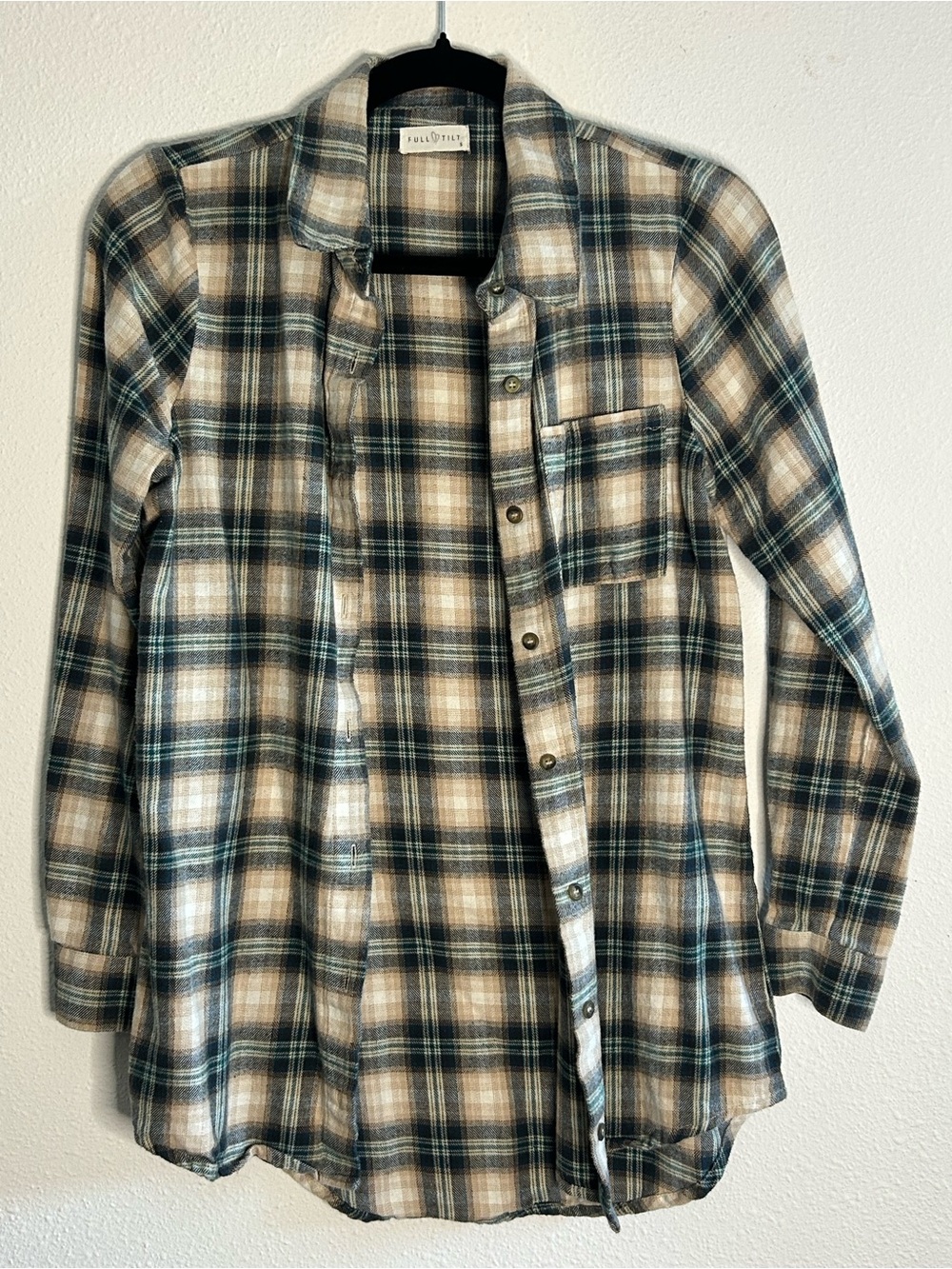 Full Tilt Green & Cream Plaid Button-Down Shirt